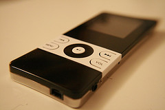 mp3-player-black-white.jpg