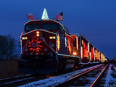 christmas-lights-train