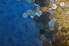 money-fold-color-blue