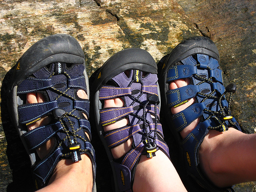 keen string shoes